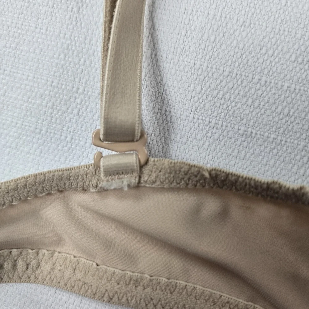 Victoria's Secret‎ PINK -Beige Underwire  Bra Wear Everywhere Lightly Lined 32C